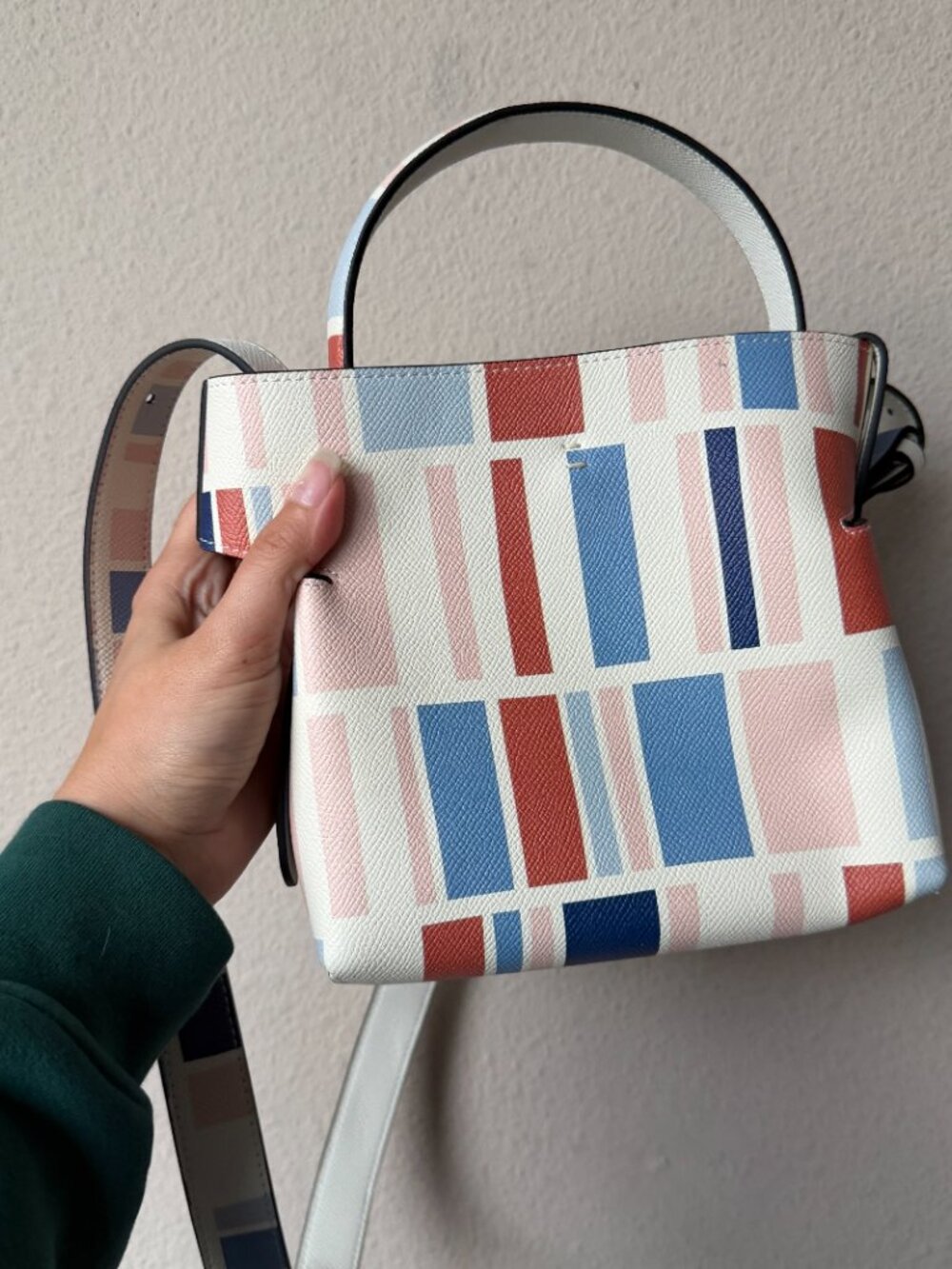 Pastel Geometric Structured Crossbody Bucket Bag — image 3 of 7